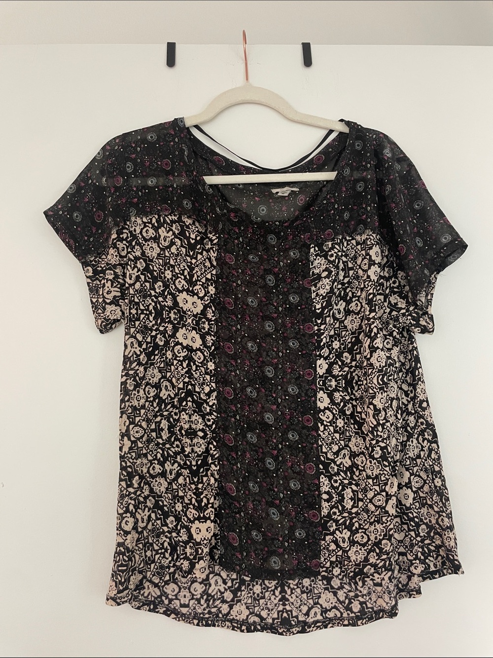 Urban Outfitters Women's Black & Cream Short Sleeve Patchwork Top